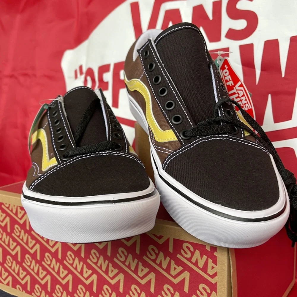 Vans Comfycush Old
(Tri-Tone)Bikrandrmermgld
VNOA5DYC8U8
Men’s sneakers - Picture 9 of 16